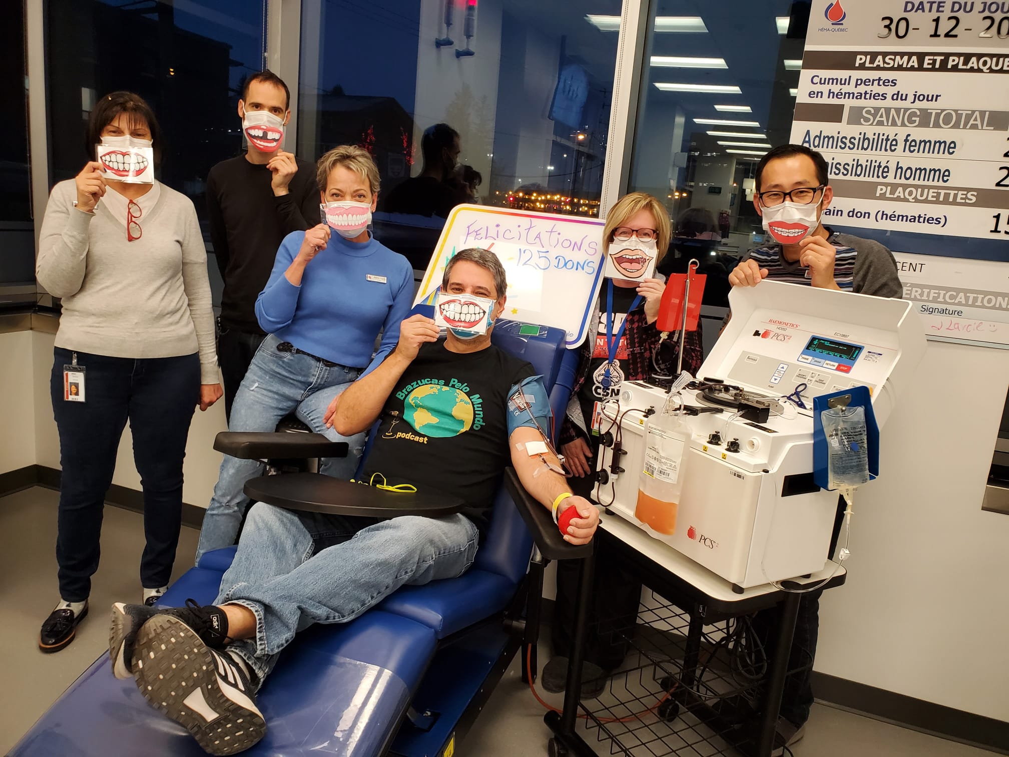 Fábio doando sangue em Québec