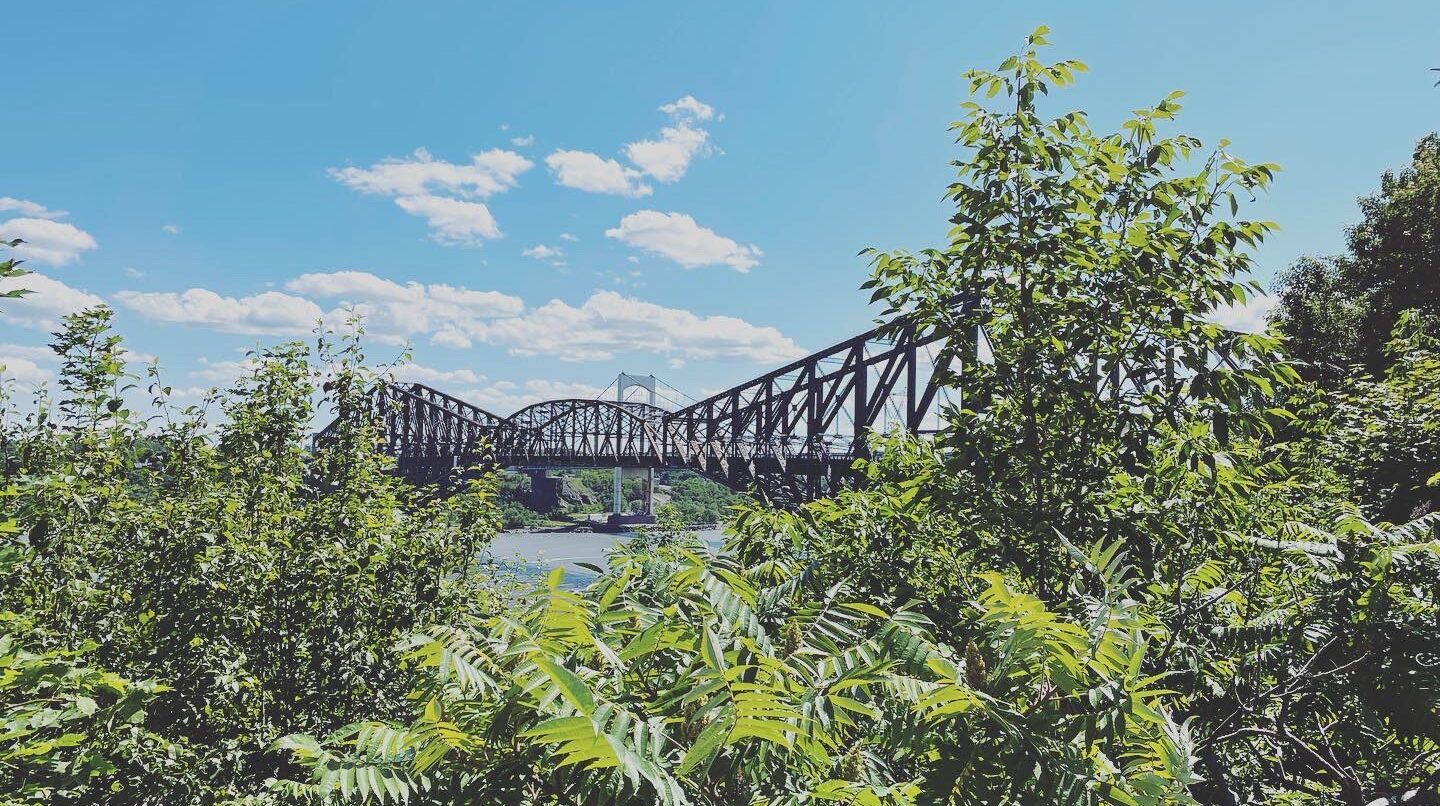 Ponte de Québec à partir do Aquário de Québec. Foto de William Zimmermann.